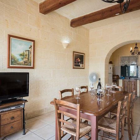 Valley View - Holiday Farmhouse With Private Pool Nadur Buitenkant foto